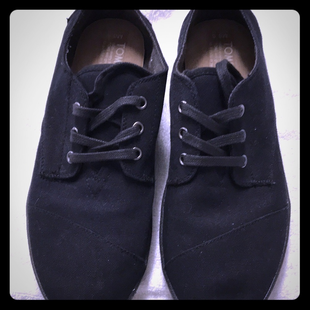 Toms Shoes size 8.5 men’s black